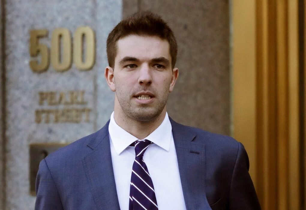 Fyre Festival 2 is postponed, a new date is not established

